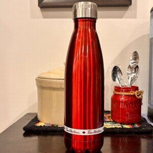 Red Tim Hortons 2017 stainless steel Hot/Cold Liquid Water bottle 500ml/16 oz